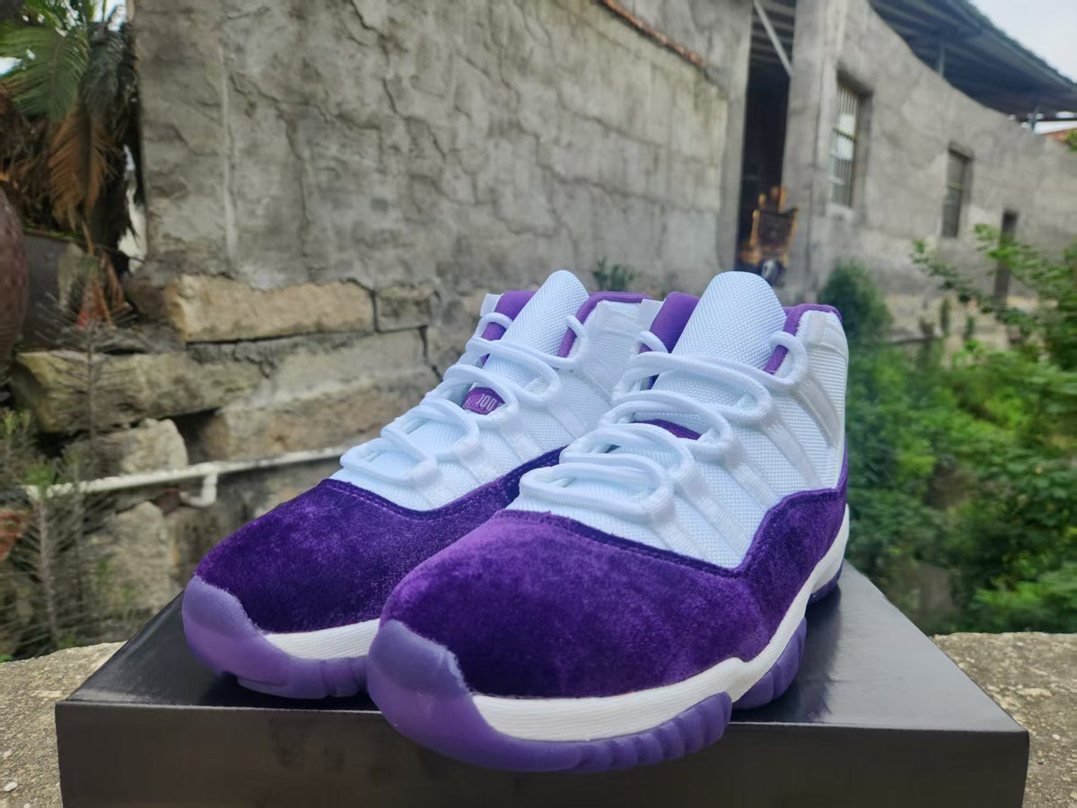 "White Velvet Purple" Air Jordan 11 Retro - product image from the listing.