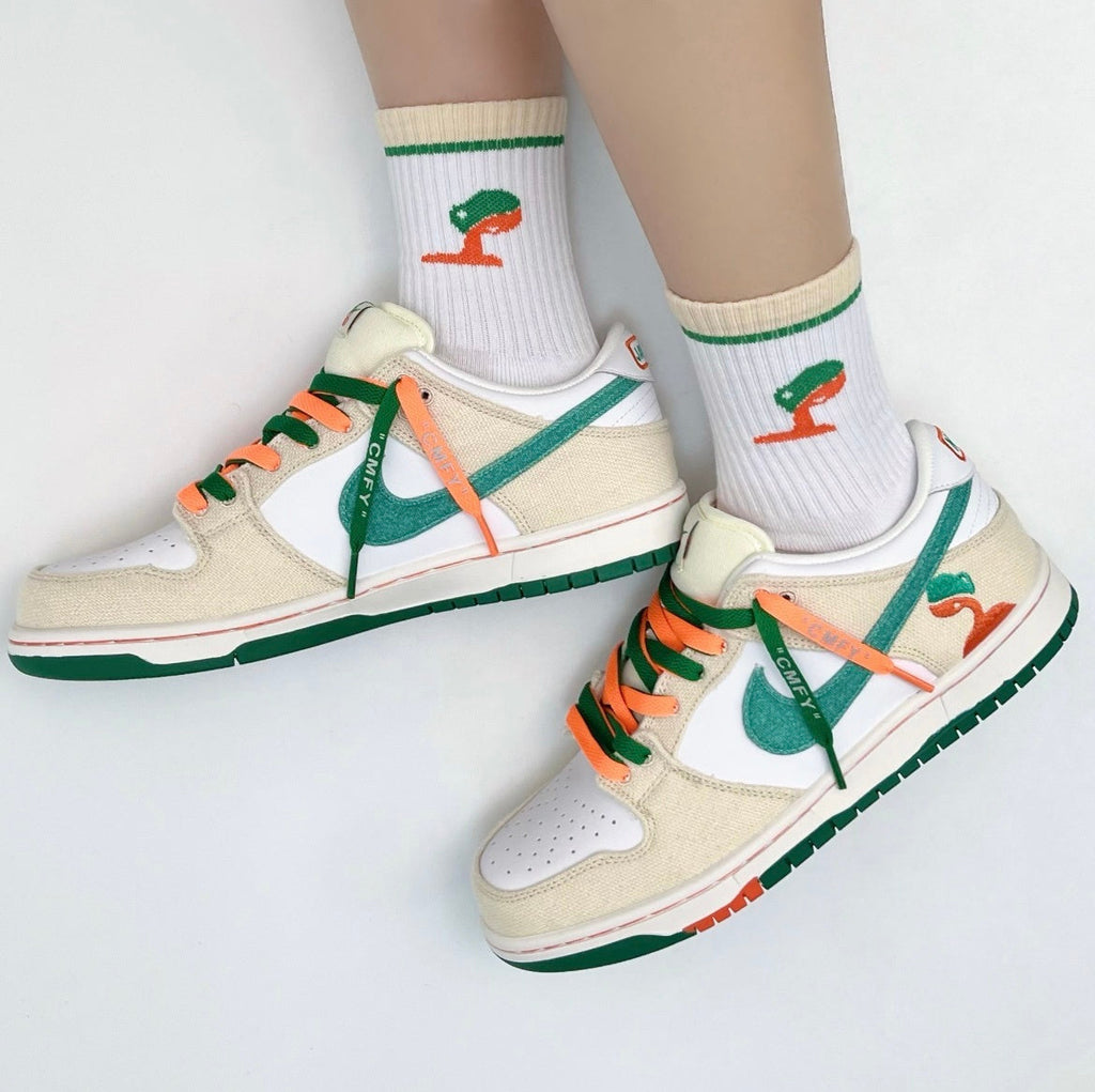 Nike SB Dunk Low Jarritos Collaboration Trainers FD0860-001 - product image from the listing.