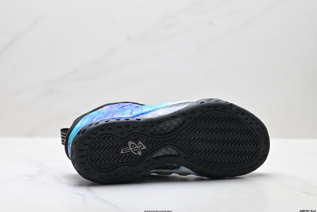 Nike Air Foamposite One Penny Hardaway Trainers, Blue Iridescent - product image from the listing.