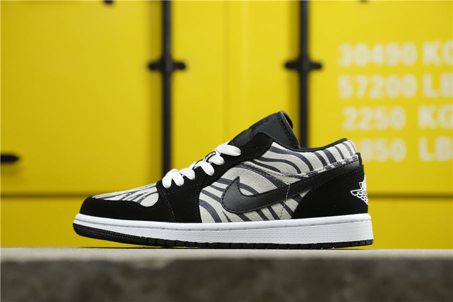 Jordan Zebra-Print Trainers 553560-057 - product image from the listing.