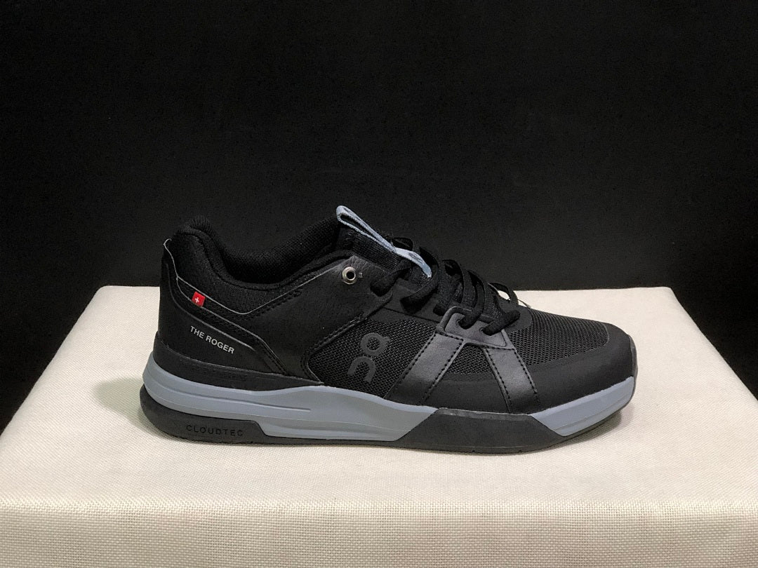 On The Roger Clubhouse Pro Sneakers in Black - product image from the listing.