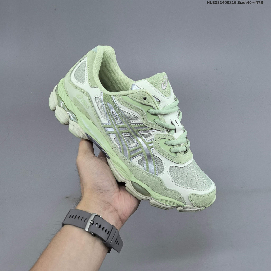 ASICS GEL-NYC Trainers 1203A634-200 - product image from the listing.
