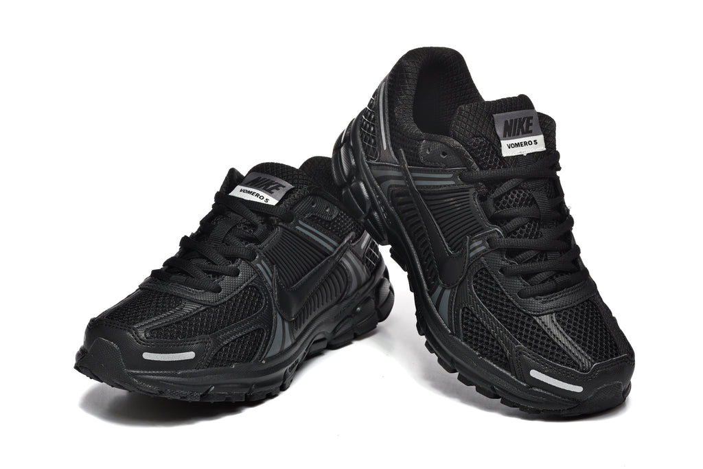 Nike Vomero 5 Black Running-Style Trainers - product image from the listing.