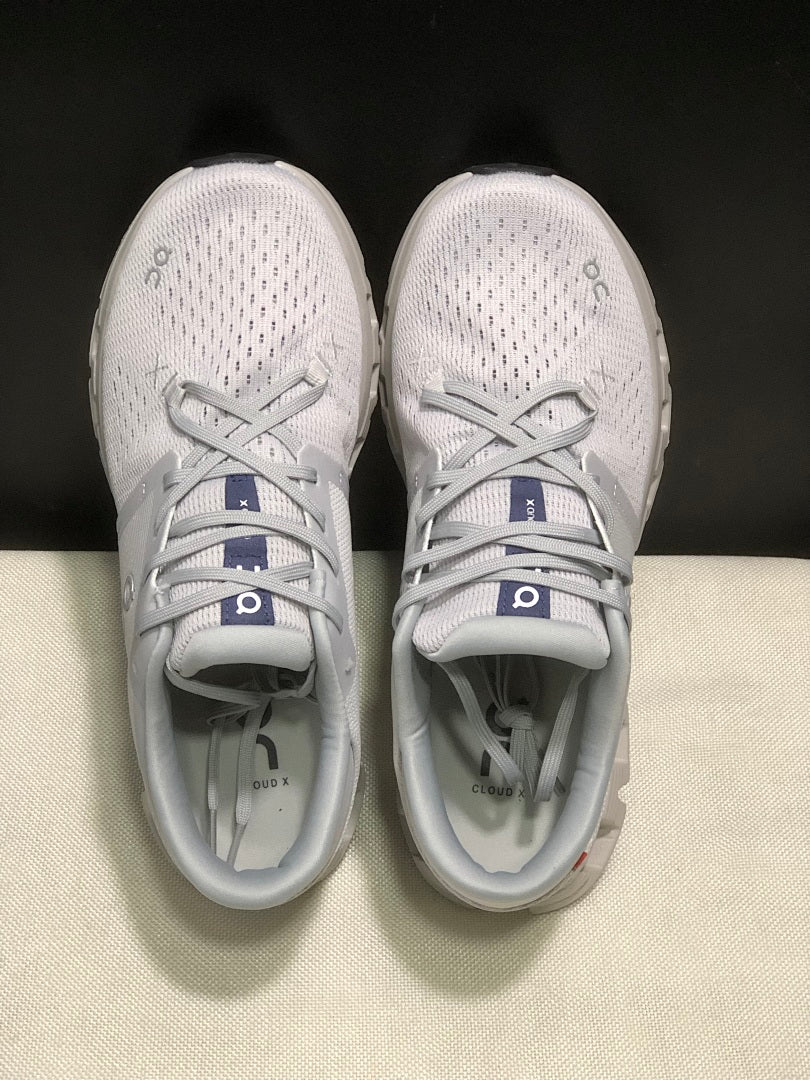 On Cloud X 4 Sneakers in Lavender and in Blue - product image from the listing.