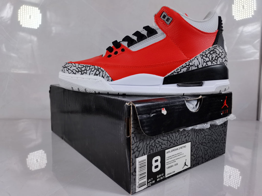 Air Jordan 3 Retro Red Black Crackle Sneakers - product image from the listing.