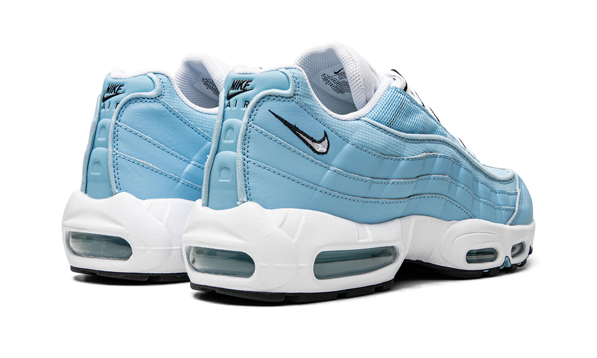 "University Blue" Air Max 95 DZ4395 400 - product image from the listing.