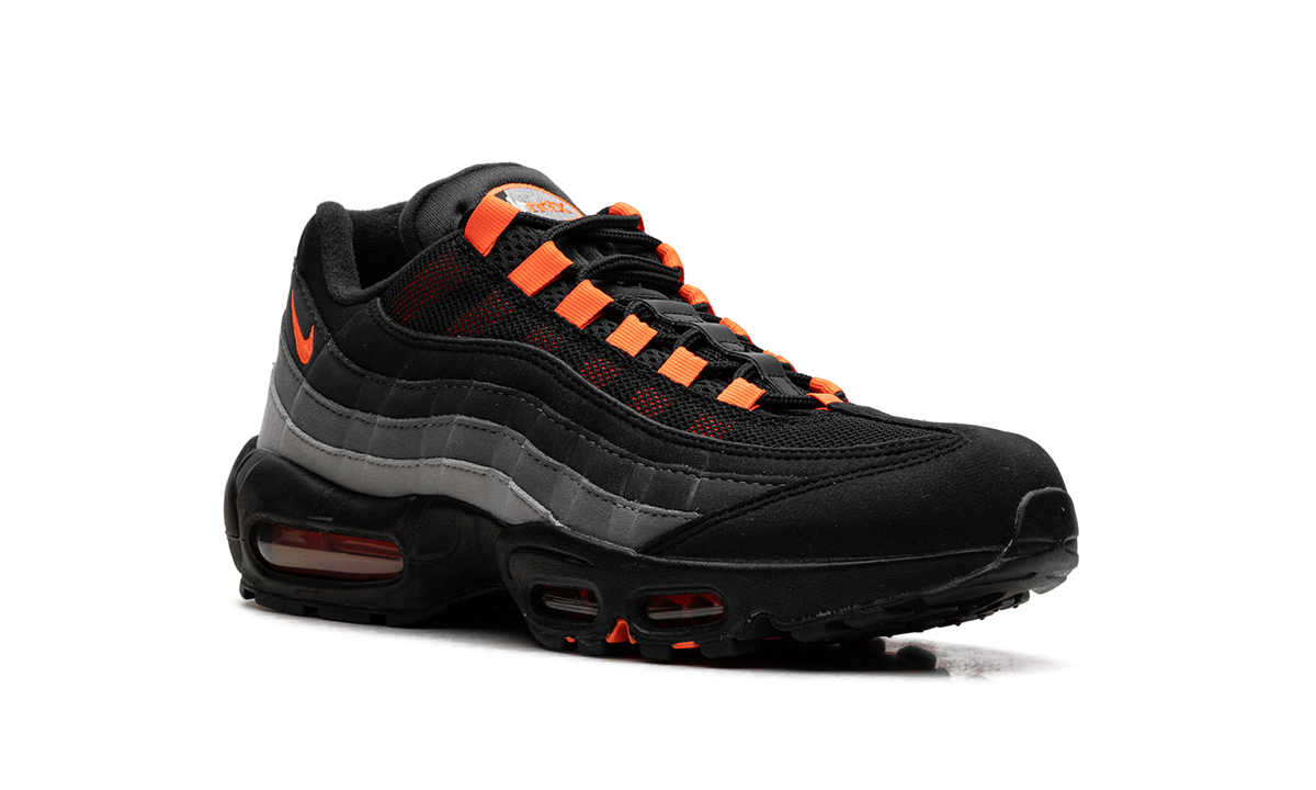 "Black Hyper Crimson" AIr Max 95 FV4710 002 - product image from the listing.