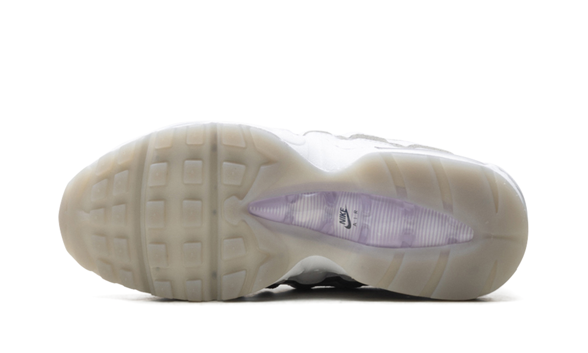 Women's Air Max 95 OG "Big Bubble Hydrangeas" IB6396 100 - product image from the listing.