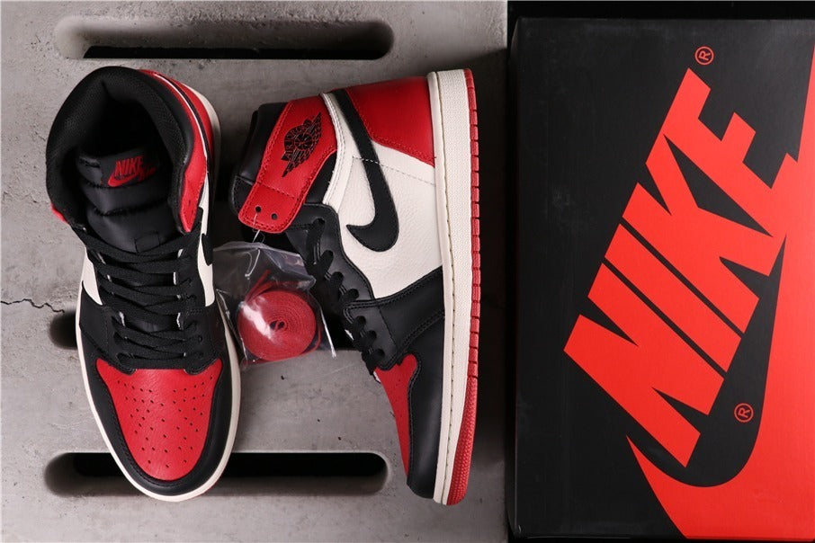 Air Jordan 1 High Bred Toe in Black Red White 555088-610 - product image from the listing.