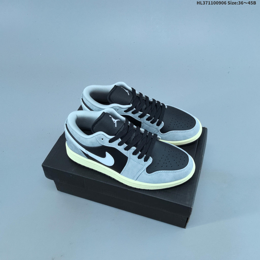 Sneakers, White and Color-Accent Styles - Nike Air Jordan 1 Low - product image from the listing.