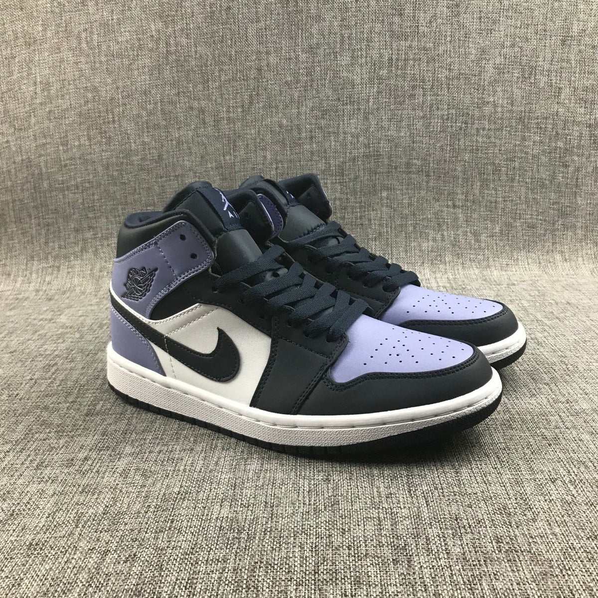 Sneakers Deep Blue Toe - Jordan 1 Mid 554724-445 - product image from the listing.