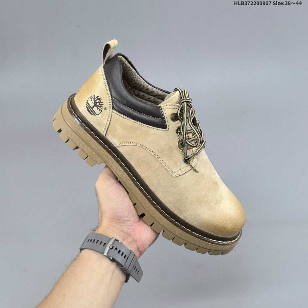 Timberland Low-Cut Lace-Up Shoes in Wheat - product image from the listing.