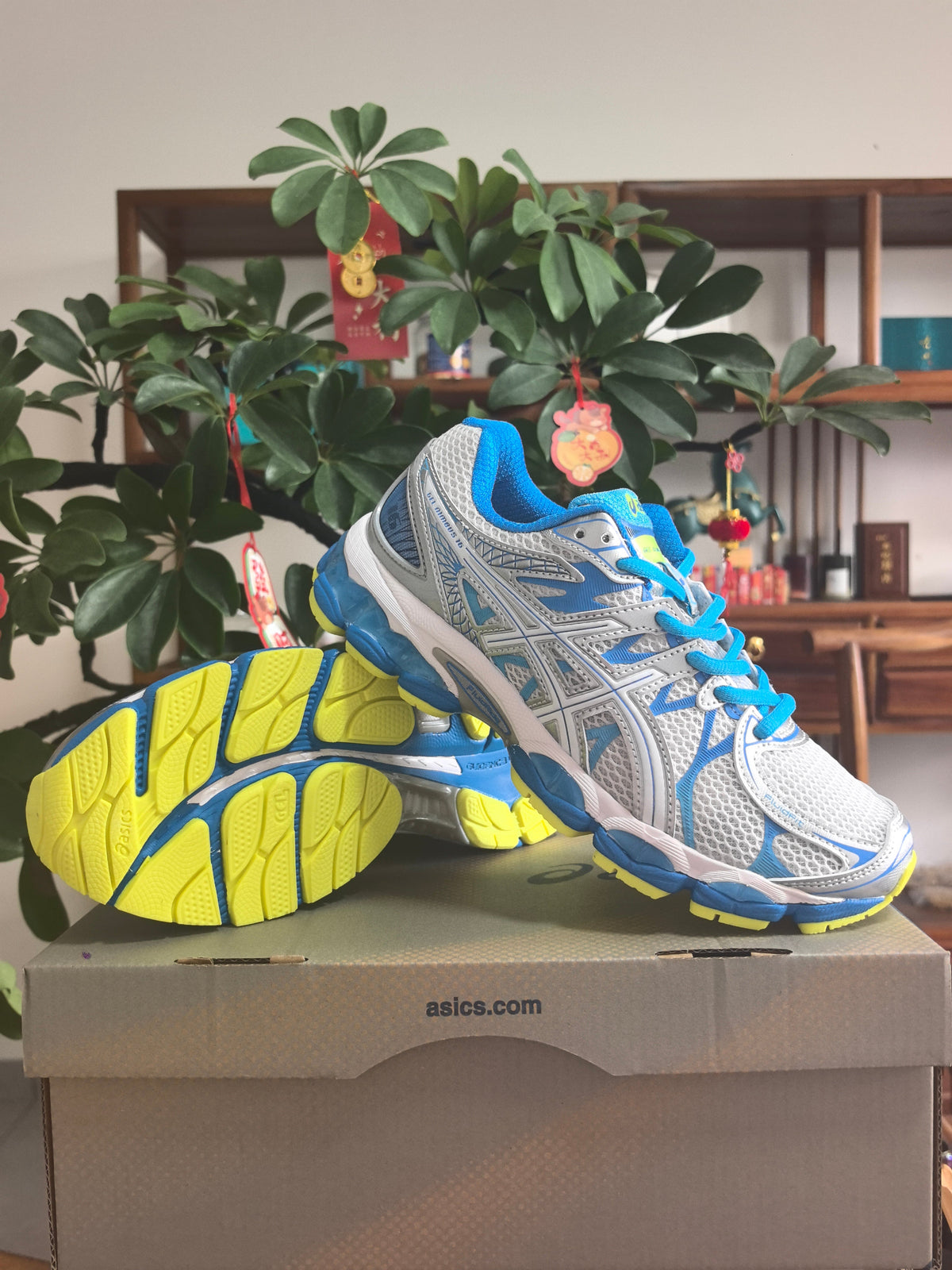 ASICS GEL-KINSEI 16 Running Shoes in White Blue - product image from the listing.