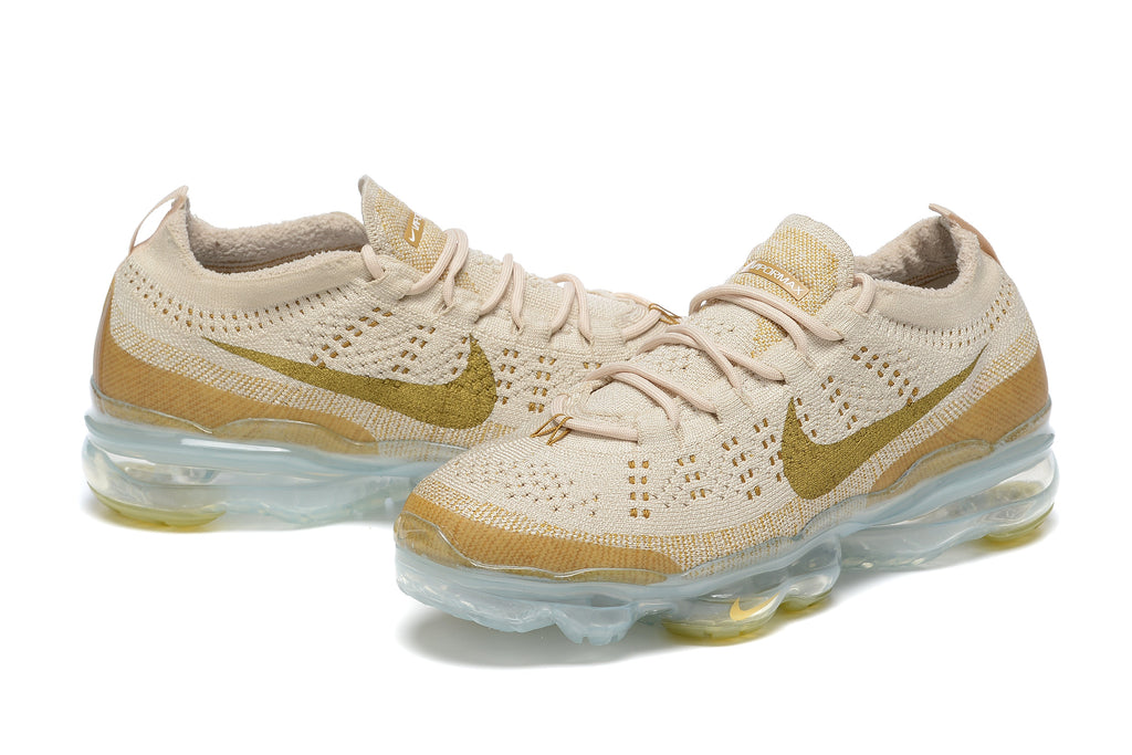 Nike Air VaporMax 2023 Flyknit Sanddrift Bronze Trainers DV1678-100 - product image from the listing.