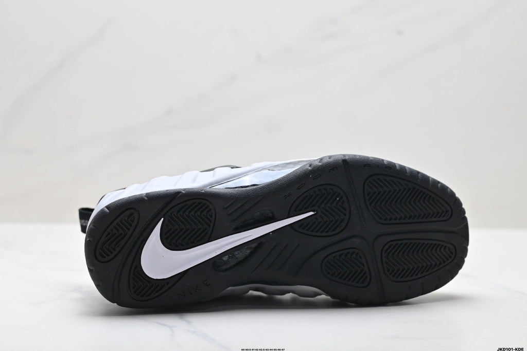 Nike Air Foamposite One Penny Hardaway Black White Trainers - product image from the listing.