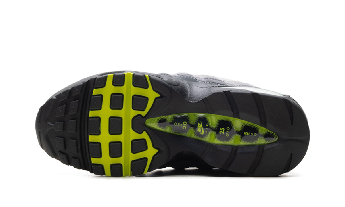 Women's Nike Air Max 95 "Neon (2026)" IO9926 001 - product image from the listing.