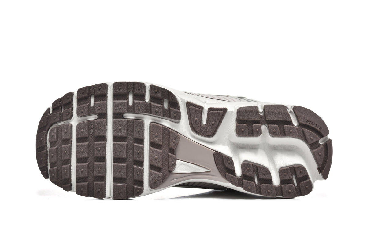 Nike Vomero 5 Trainers in Silver and Mauve - product image from the listing.