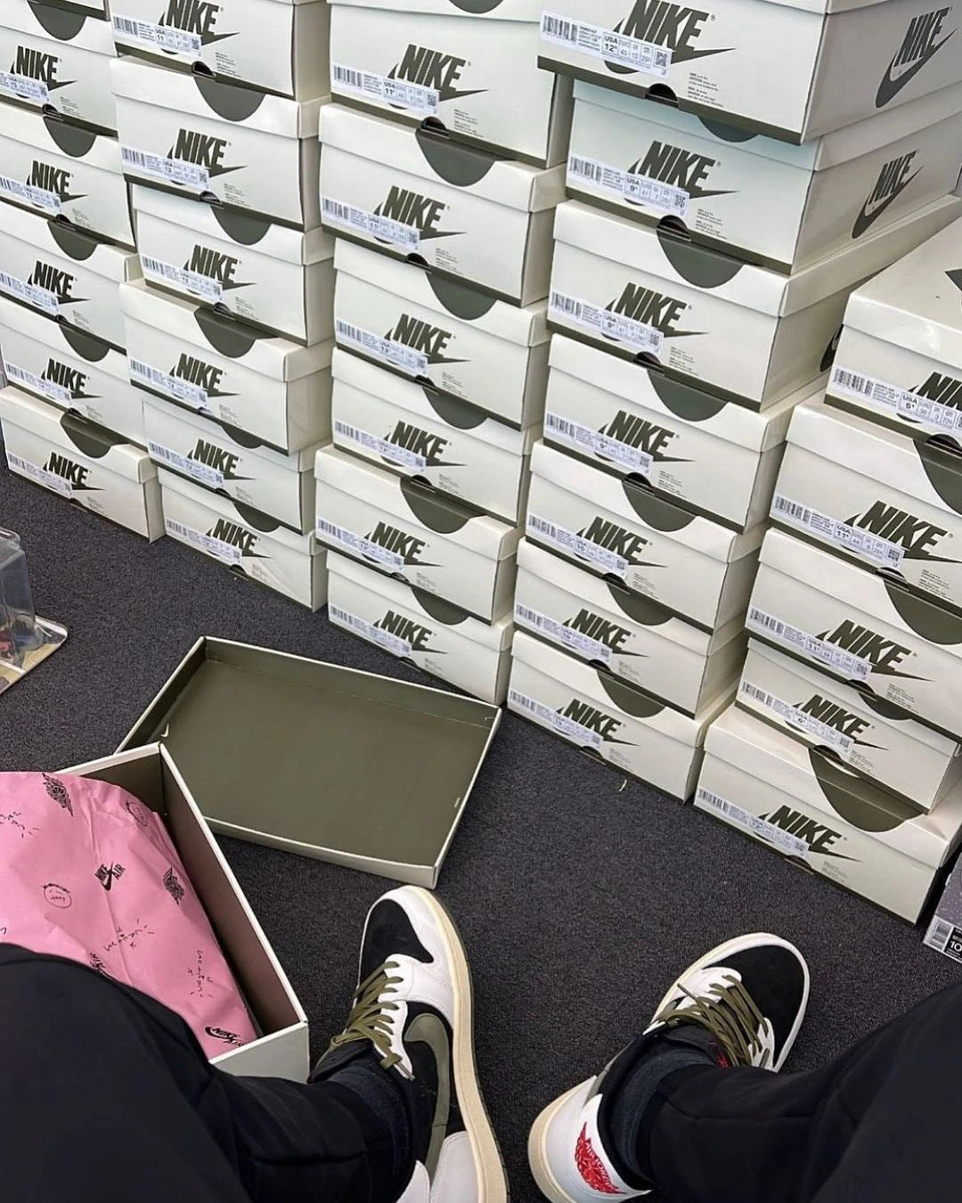 Nike Air Jordan 1 Low Travis Scott Sneakers in Olive DZ4137-106 - product image from the listing.