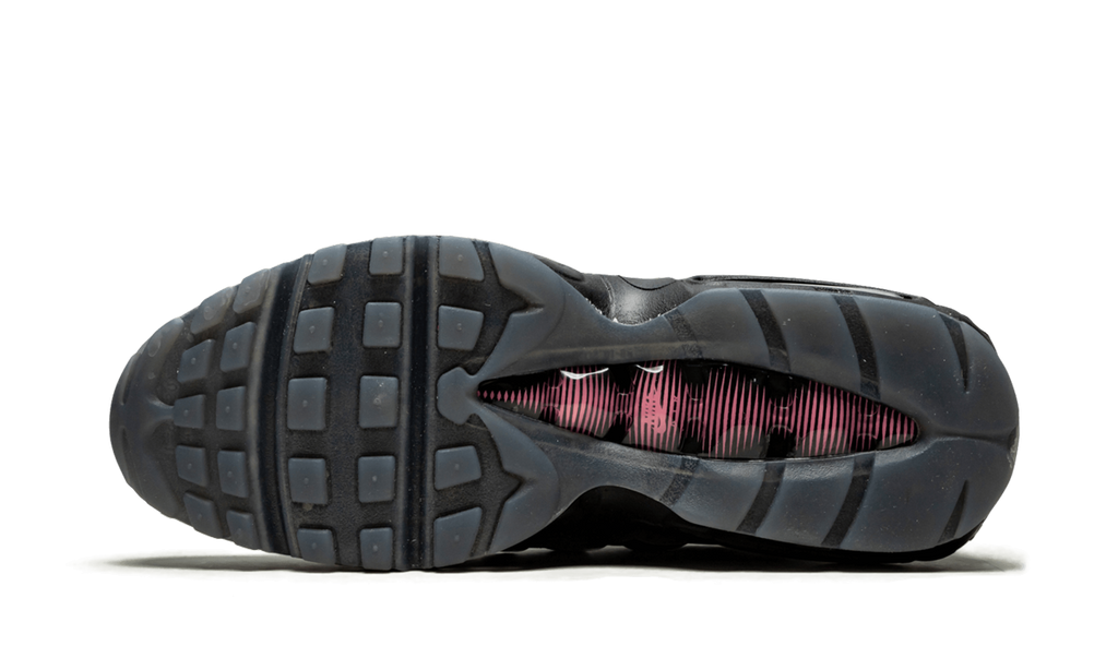 "Ember Glow" Air Max 95 Lv8 AO2450 001 - product image from the listing.