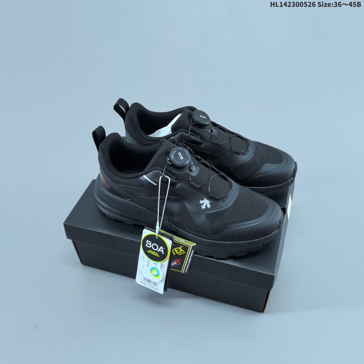 Descente LAVITATE 3.0 WIRE GTX Low-Top Sneakers in Black - product image from the listing.