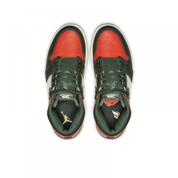 SOLEFLY - AIR JORDAN 1 RETRO HIGH OG - product image from the listing.