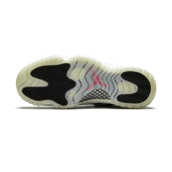 "Snakeskin Light Bone" Air Jordan 11 Retro Low - product image from the listing.