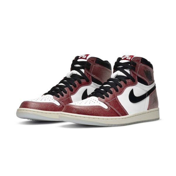 TROPHY ROOM - AIR JORDAN 1 RETRO HIGH OG - product image from the listing.