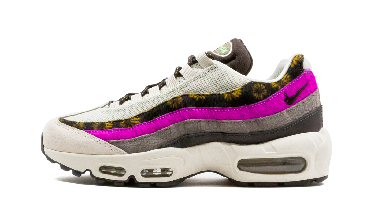 Women's AIR MAX 95 PREMIUM "Daisy Chain" CZ8102 001 - product image from the listing.