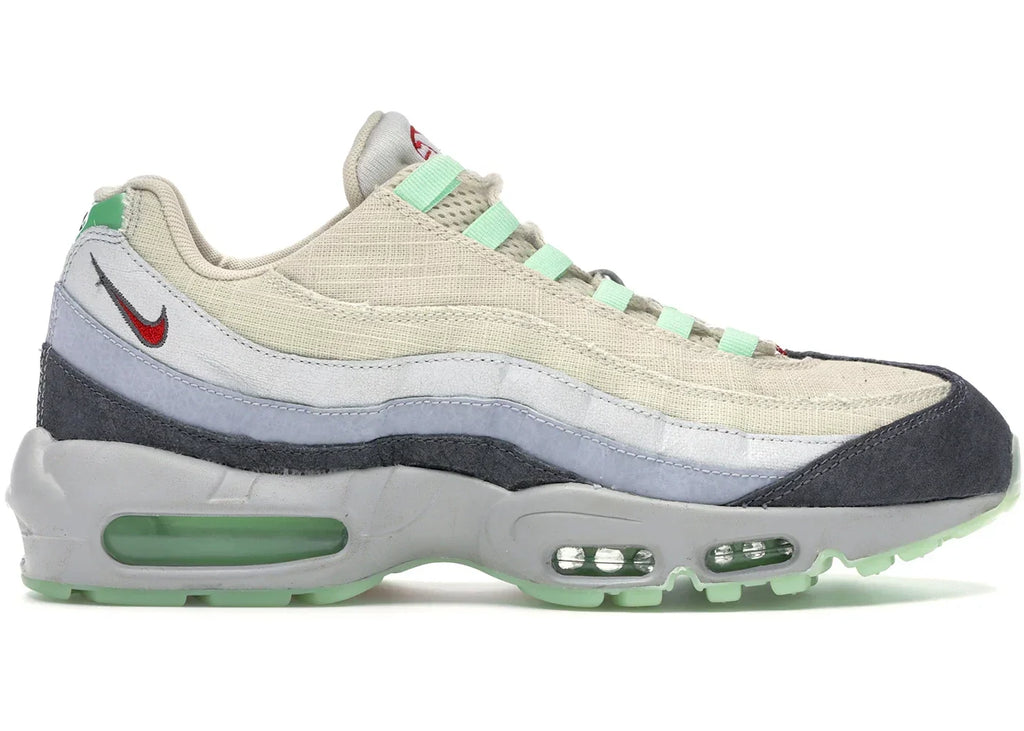 Halloween (2014) - Nike Air Max 95 - product image from the listing.
