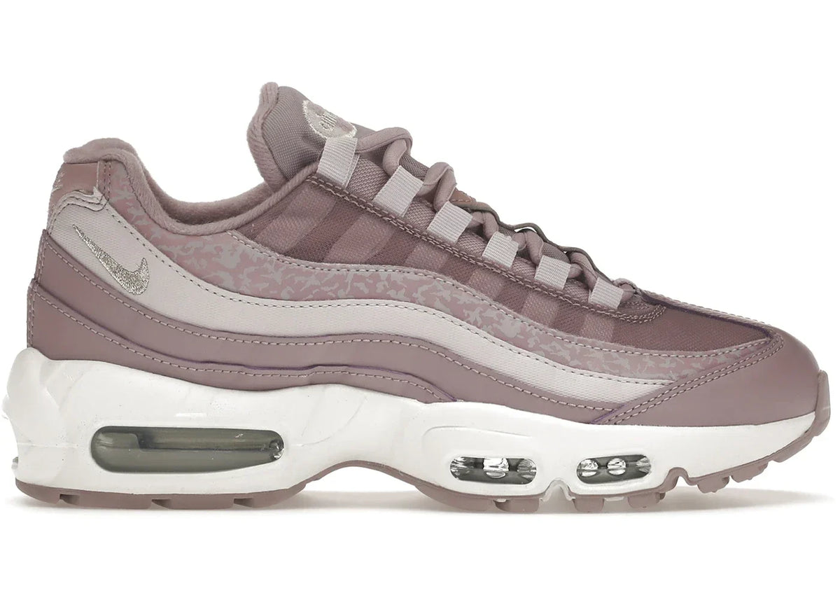 Women's Nike Air Max 95 Plum Fog - product image from the listing.