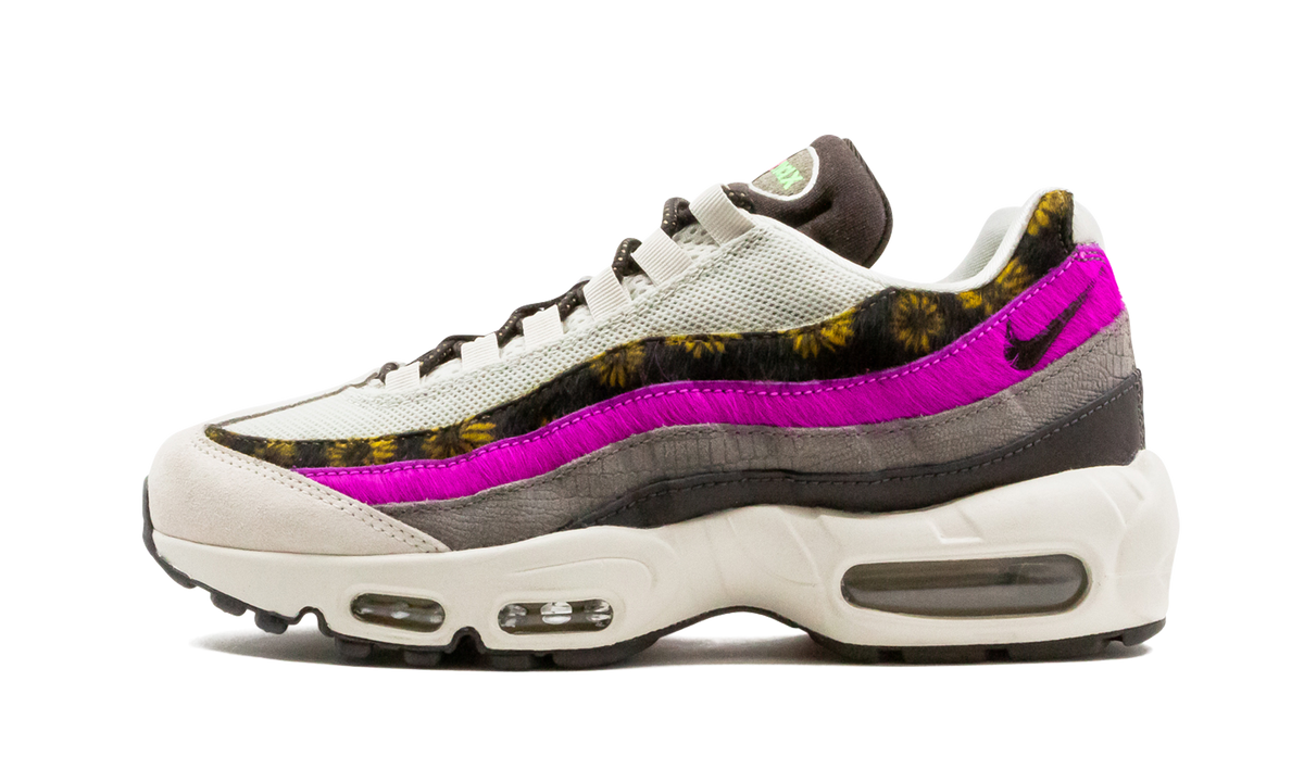 Women's AIR MAX 95 PREMIUM "Daisy Chain" CZ8102 001 - product image from the listing.