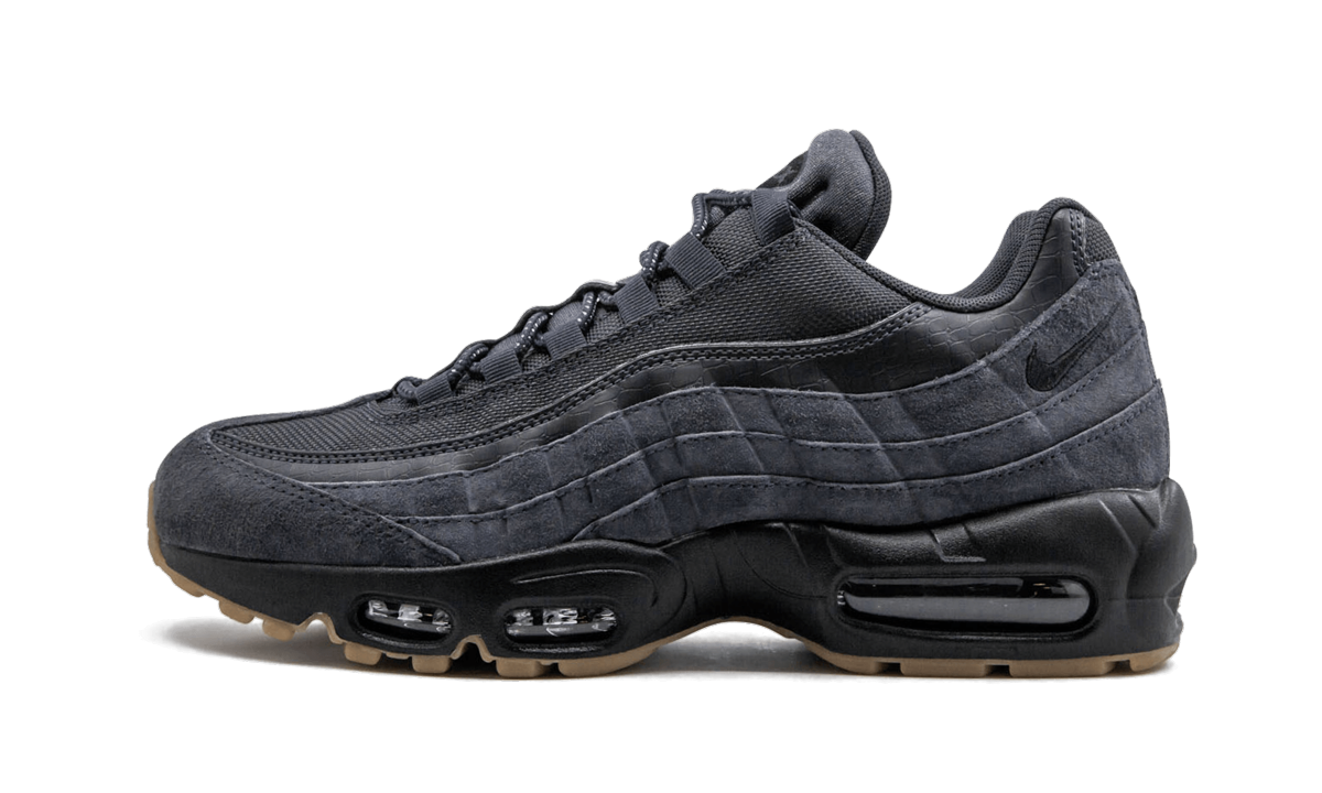"BLACK" Air Max 95 SE AJ2018 002 - product image from the listing.