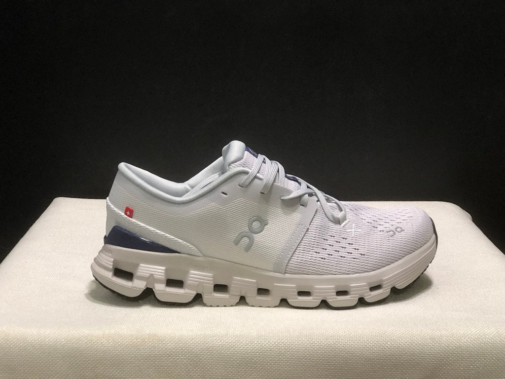 On Cloud X 4 Sneakers in Lavender and in Blue - product image from the listing.