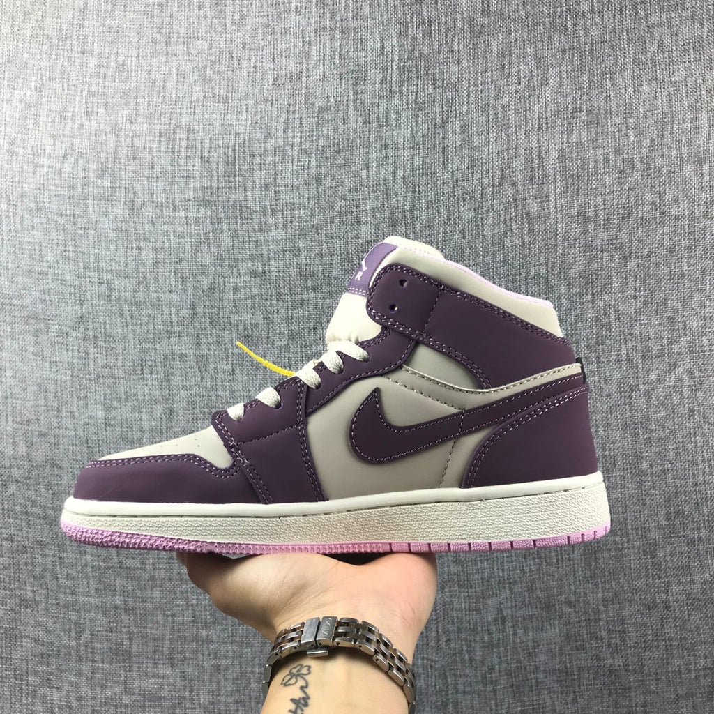 Air Jordan 1 Retro High OG Sneakers in White Purple - product image from the listing.