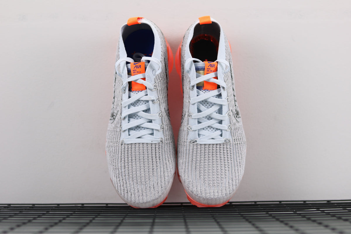 Nike Air VaporMax Flyknit 3 Shoes for Running AJ6900-106 - product image from the listing.