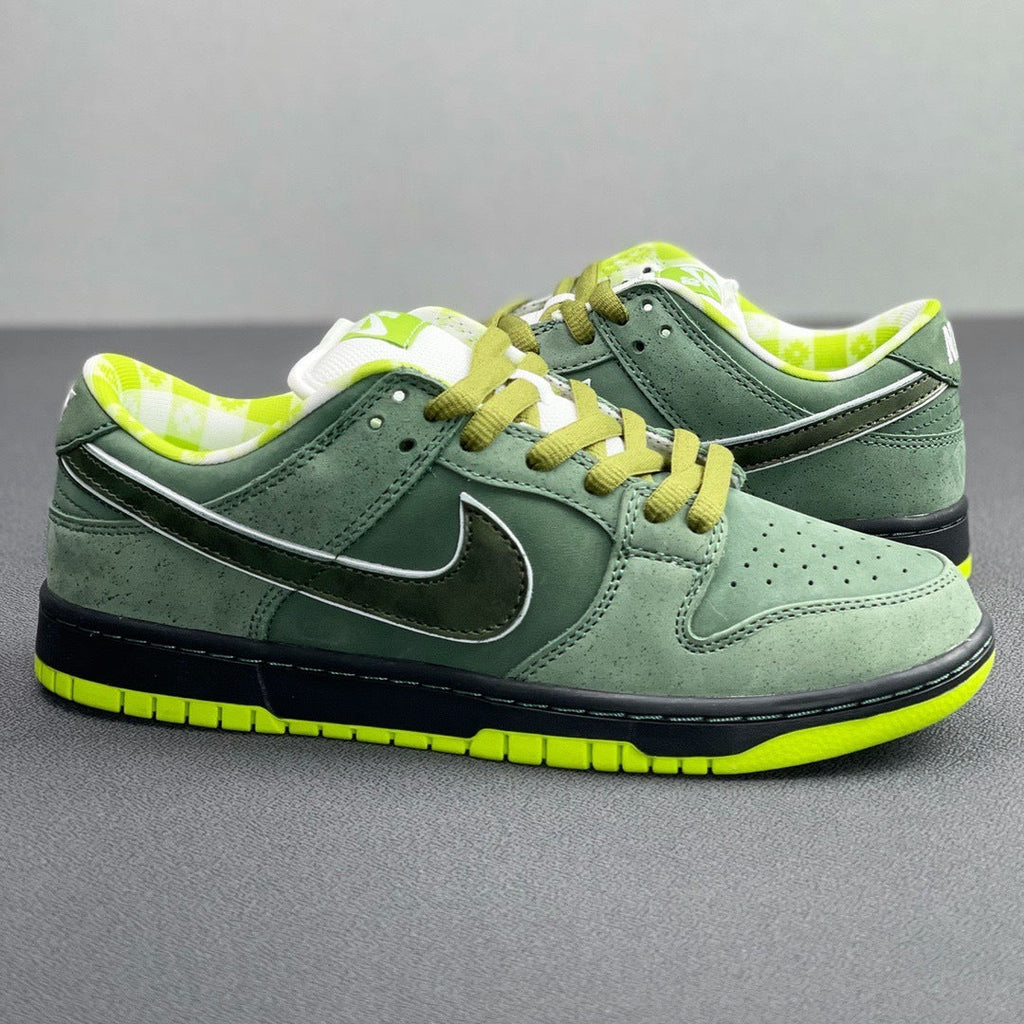 Nike SB Dunk Low Green Lobster Trainers BV1310-337 - product image from the listing.
