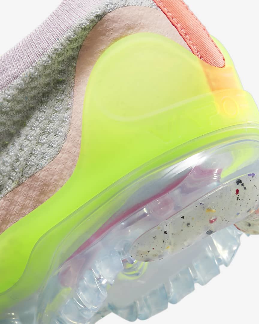 Nike Air VaporMax 2021 FK Trainers DH4088-002 - product image from the listing.