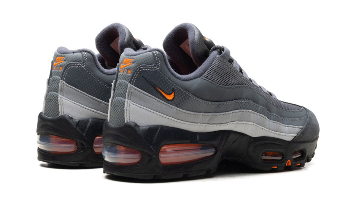 "Big Bubble Black Total Orange" Air Max 95 IV5767 002 - product image from the listing.