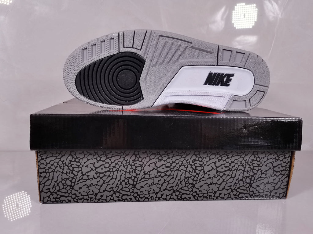 Air Jordan 3 Retro SE White Cement Fire Sneakers in Red - product image from the listing.