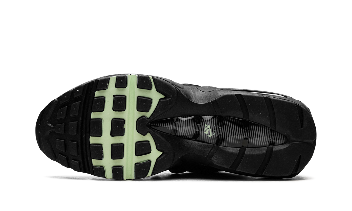 "Vapor Green" Air Max 95 HM0622 001 - product image from the listing.