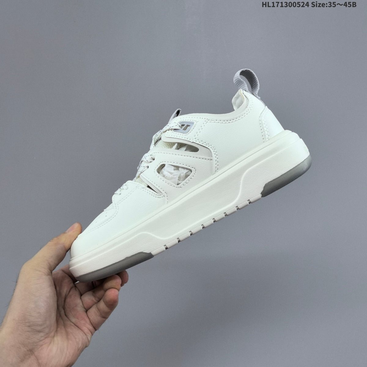 New York Yankees Low-Top Platform Sneakers, in White - product image from the listing.