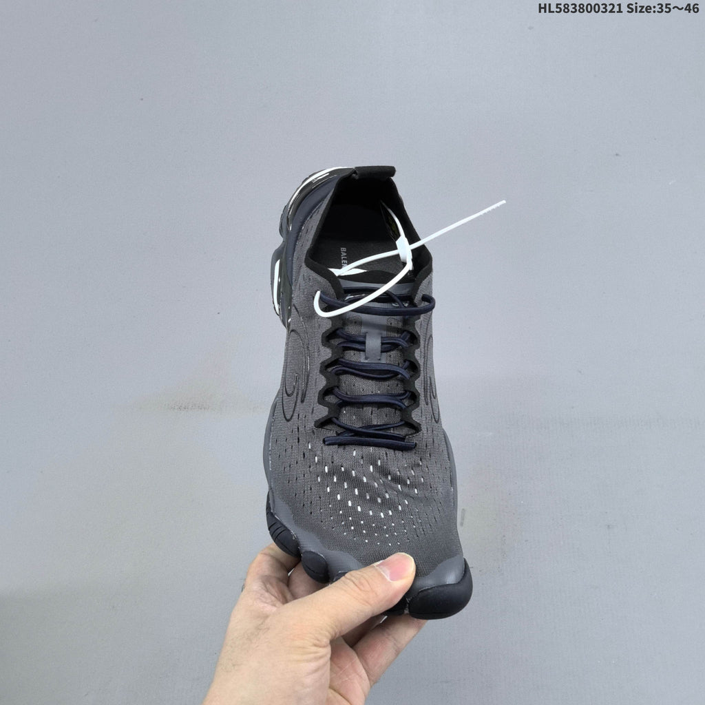 Balenciaga Anatomic Runner Gray Five-Toe Trainers HL583800321 - product image from the listing.