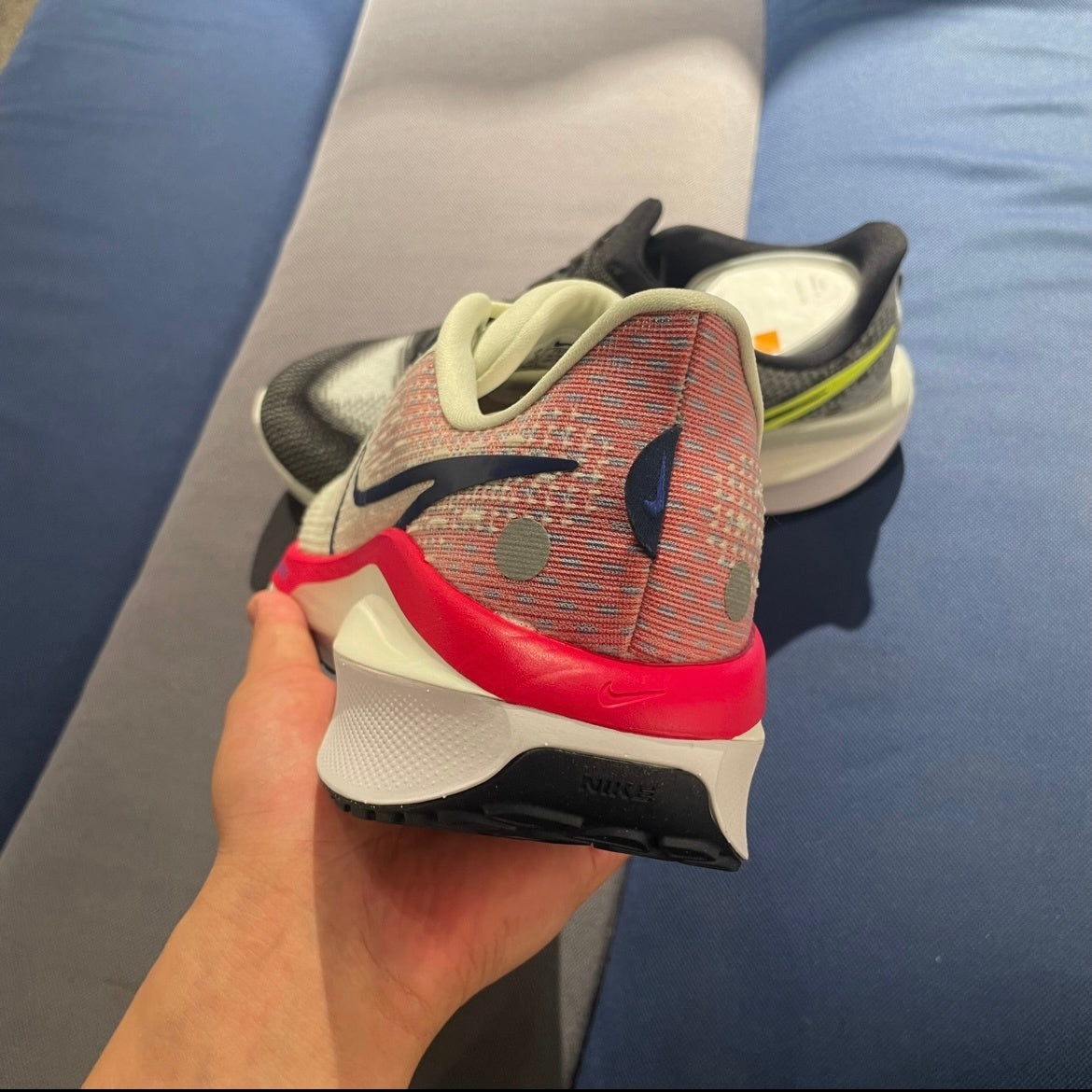 Nike Air Zoom Vomero 17 Shoes for Running FB1309-003 - product image from the listing.