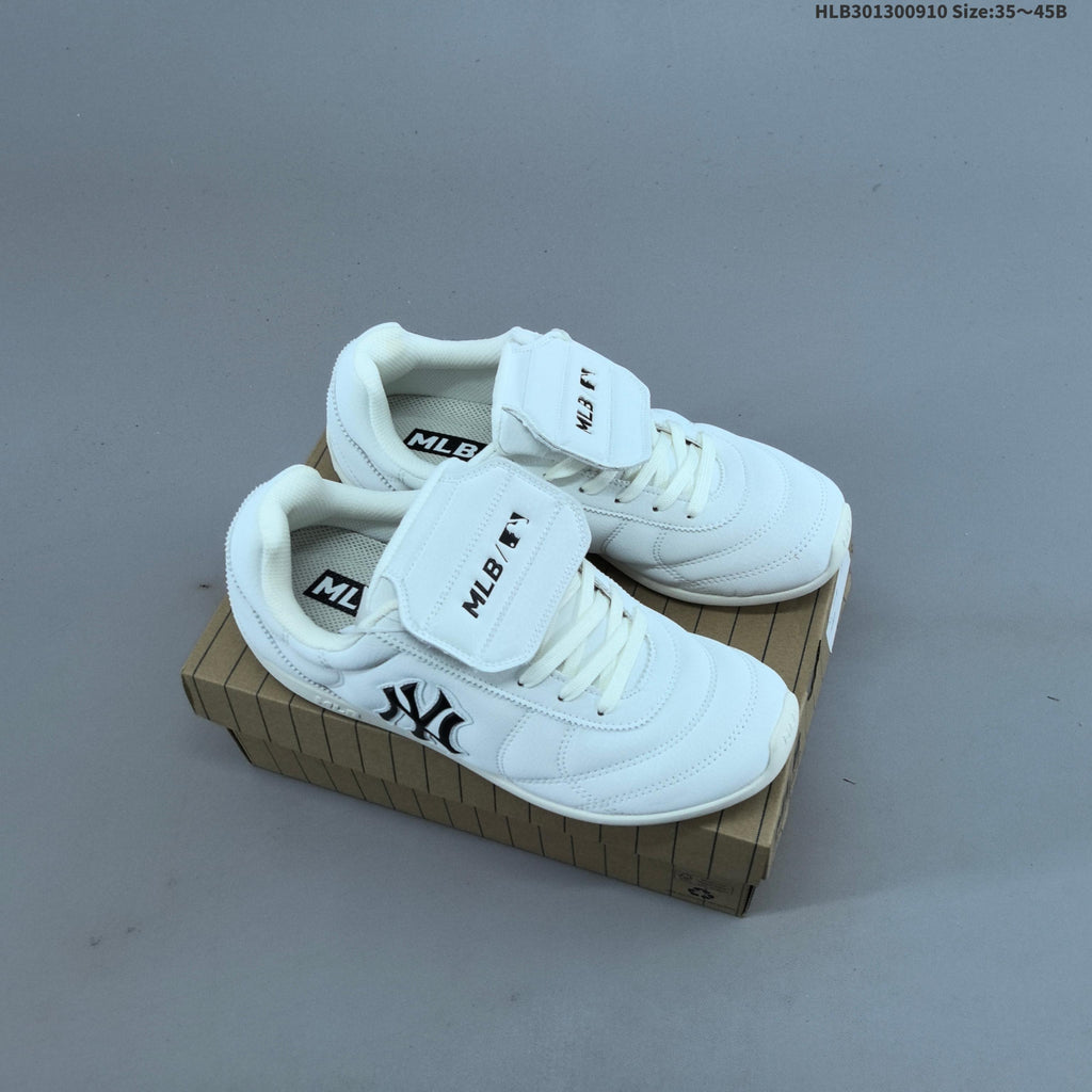 MLB New York Yankees Low-Profile Casual Trainers - product image from the listing.
