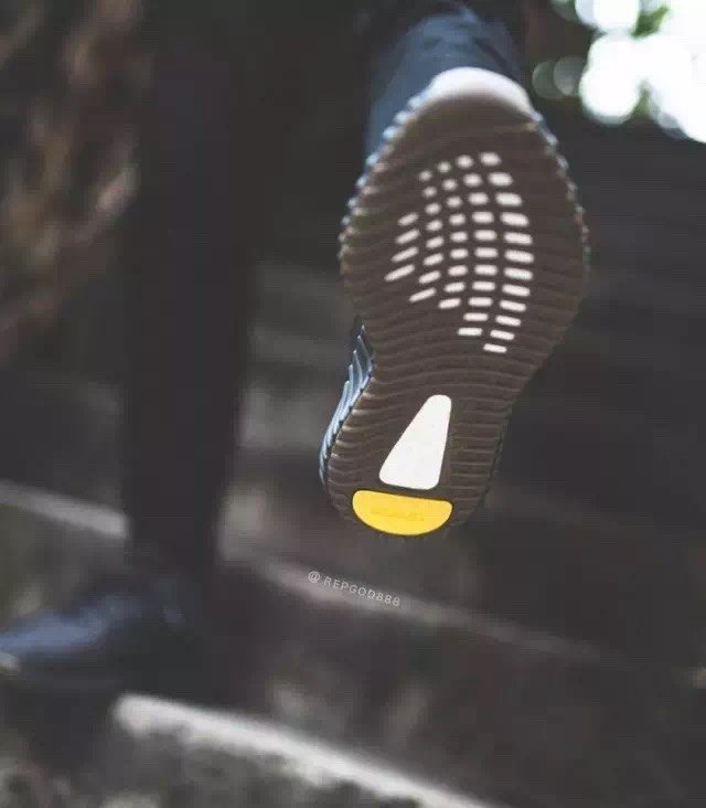 adidas Yeezy Boost 350 V2 Cinder Trainers FY2903 - product image from the listing.