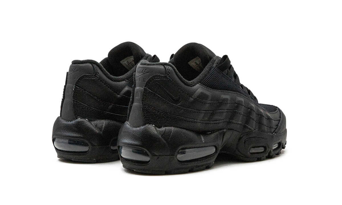"Triple Black" Air Max 95 Recraft GS CJ3906 001 - product image from the listing.