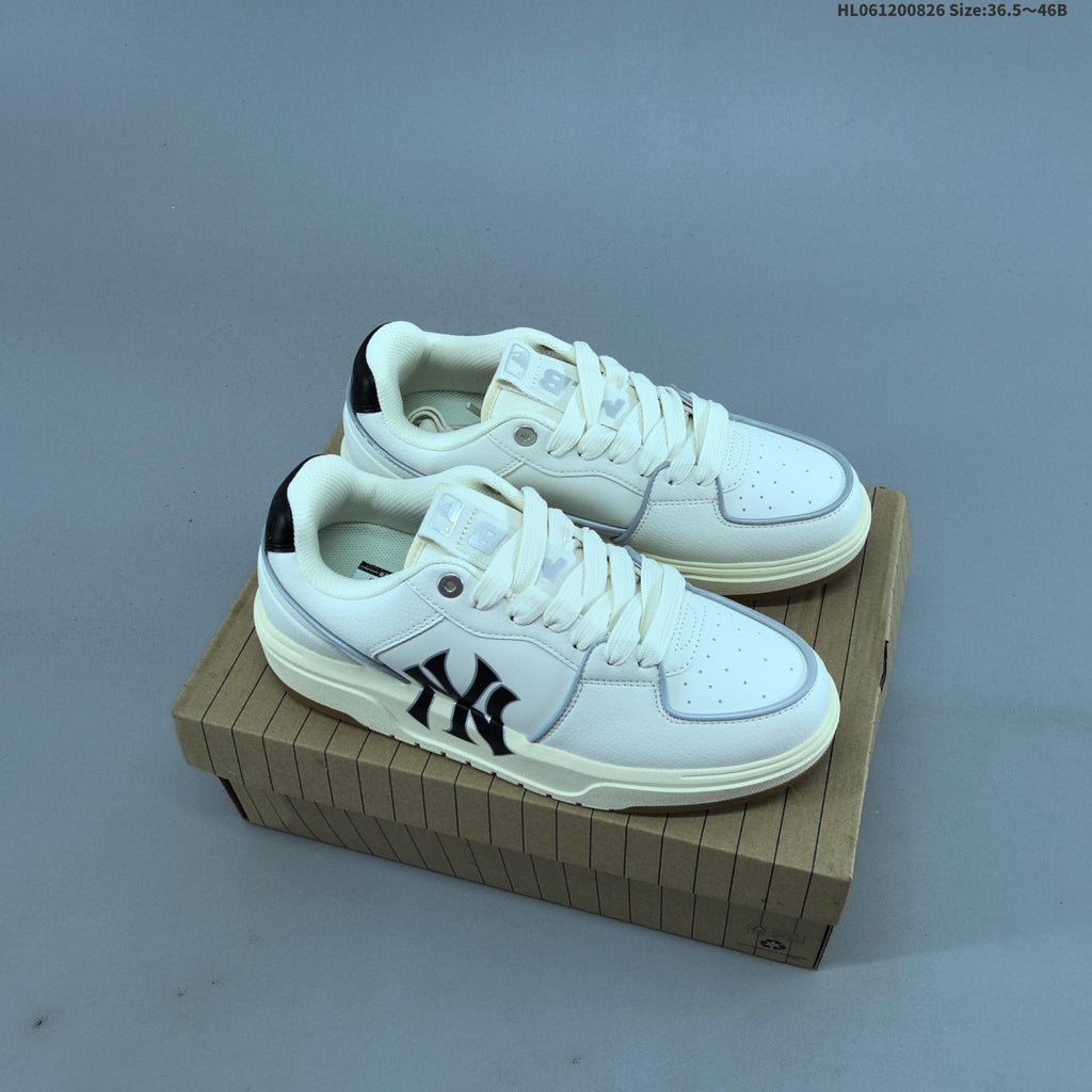 MLB Chunky Liner New York Yankees Low-Cut Sneakers - product image from the listing.
