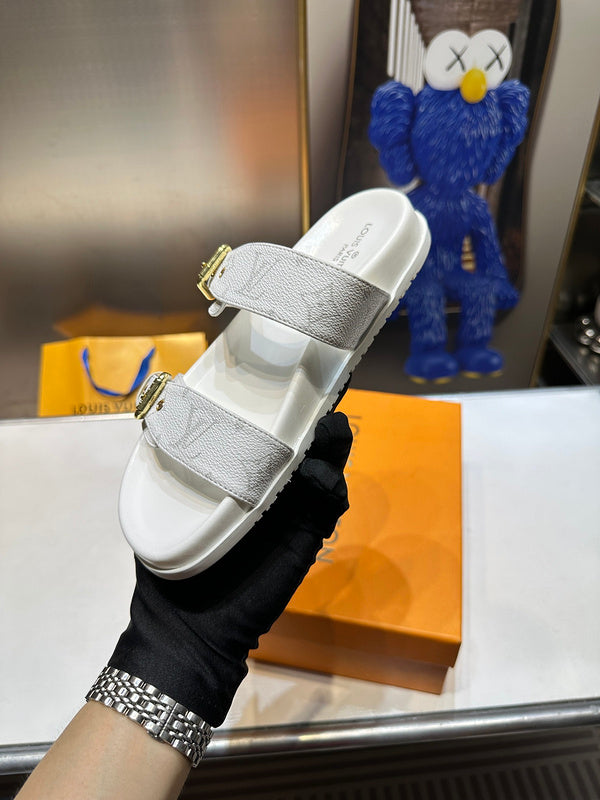 Women's MLS4 Slippers And Man shoes 35-45 With box - product image from the listing.
