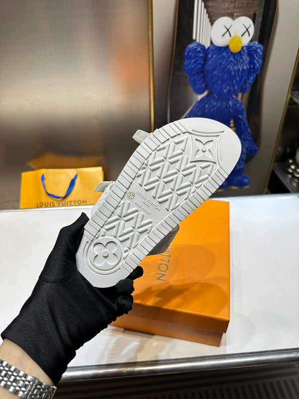 Women's MLS4 Slippers And Man shoes 35-45 With box - product image from the listing.