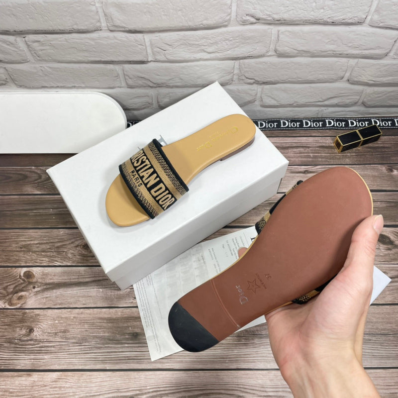 Women's MJDS11 shoes 35-42 slippers with all packaging - product image from the listing.